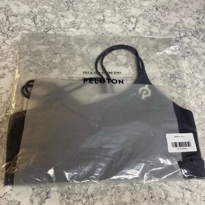 NWT Peloton Black Cadent Strappy Sports Bra (Black) (Large)